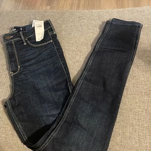 BRAND NEW WOMEN DENIM HOLLISTER SIZE 29
